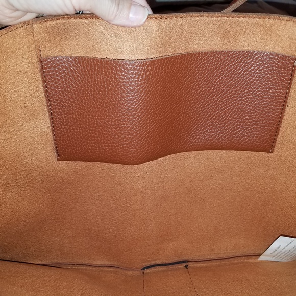 ☃️BOGO 1/2 OFF☃️ BNIB VINCE CAMUTO LUCK TOTE - Picture 3 of 5